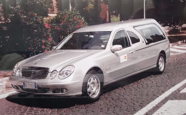 Autofunebre Mercedes 211